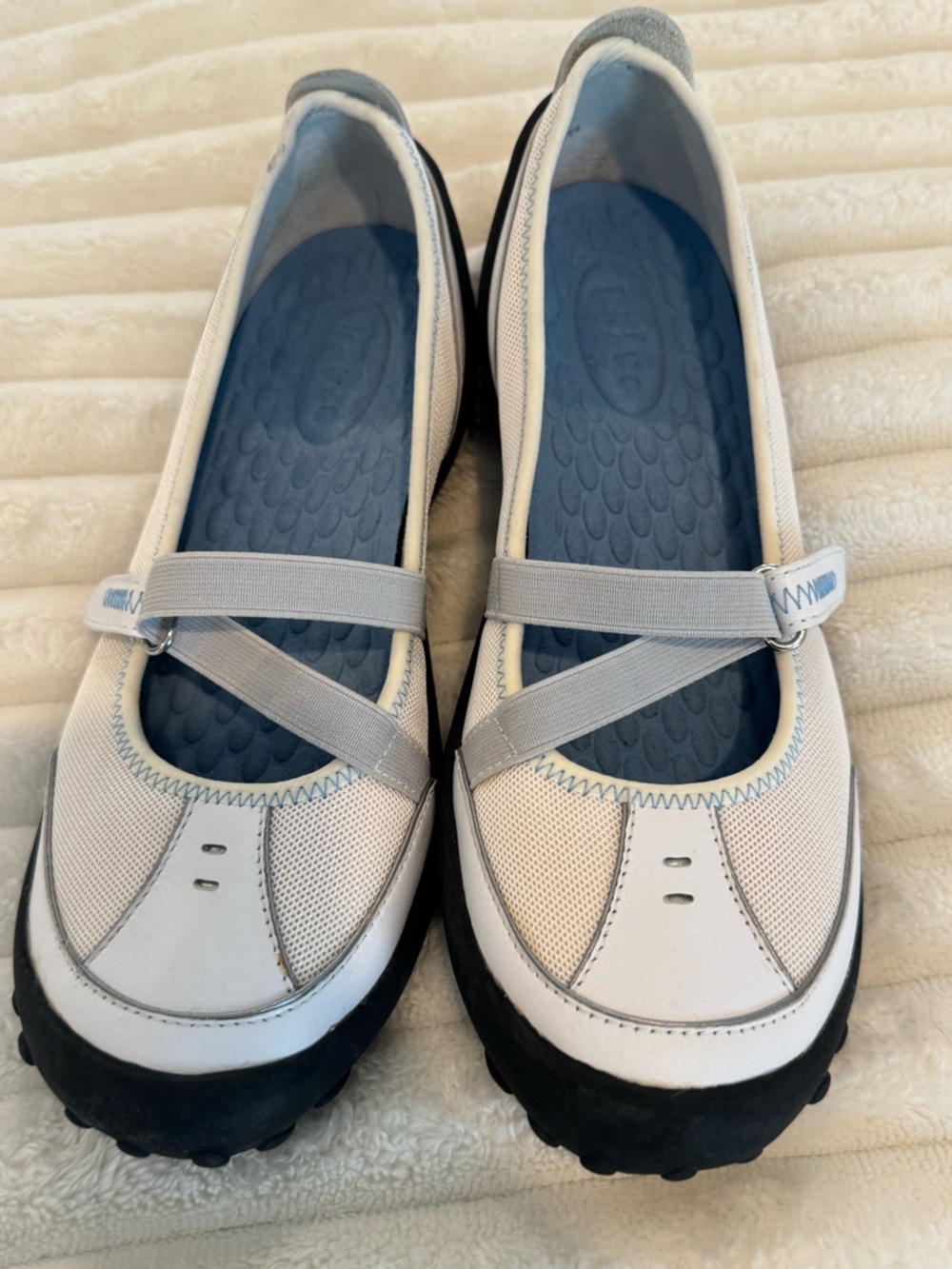 Privo by Clarks Shoes Womens 8 M Slip On Canvas Casual Comfort Walking Mary Jane